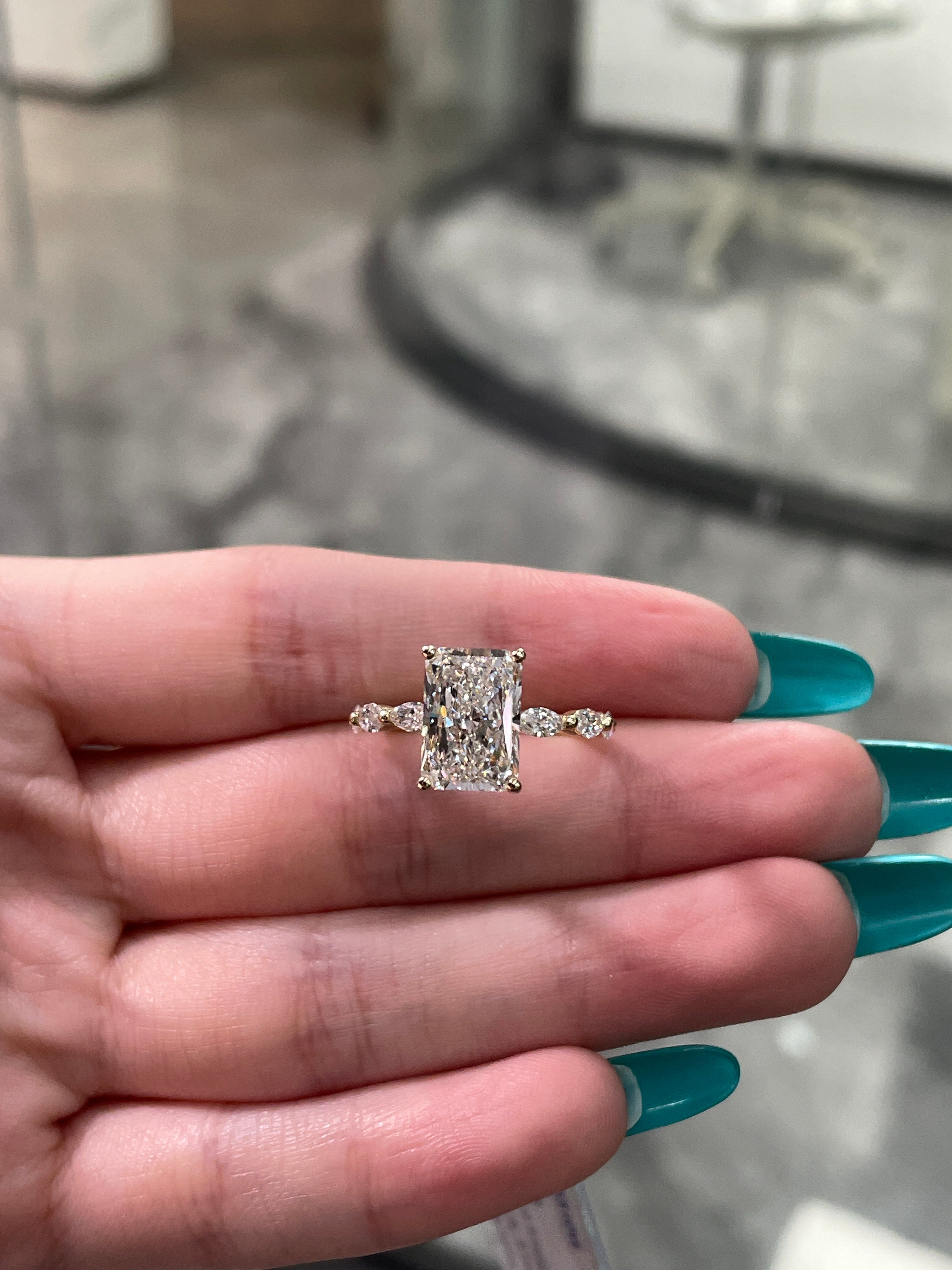 For Dhanii:) 14k solid yellow gold 3carat Radiant E VVS2 with 0.512ct marquise band(ready stock)