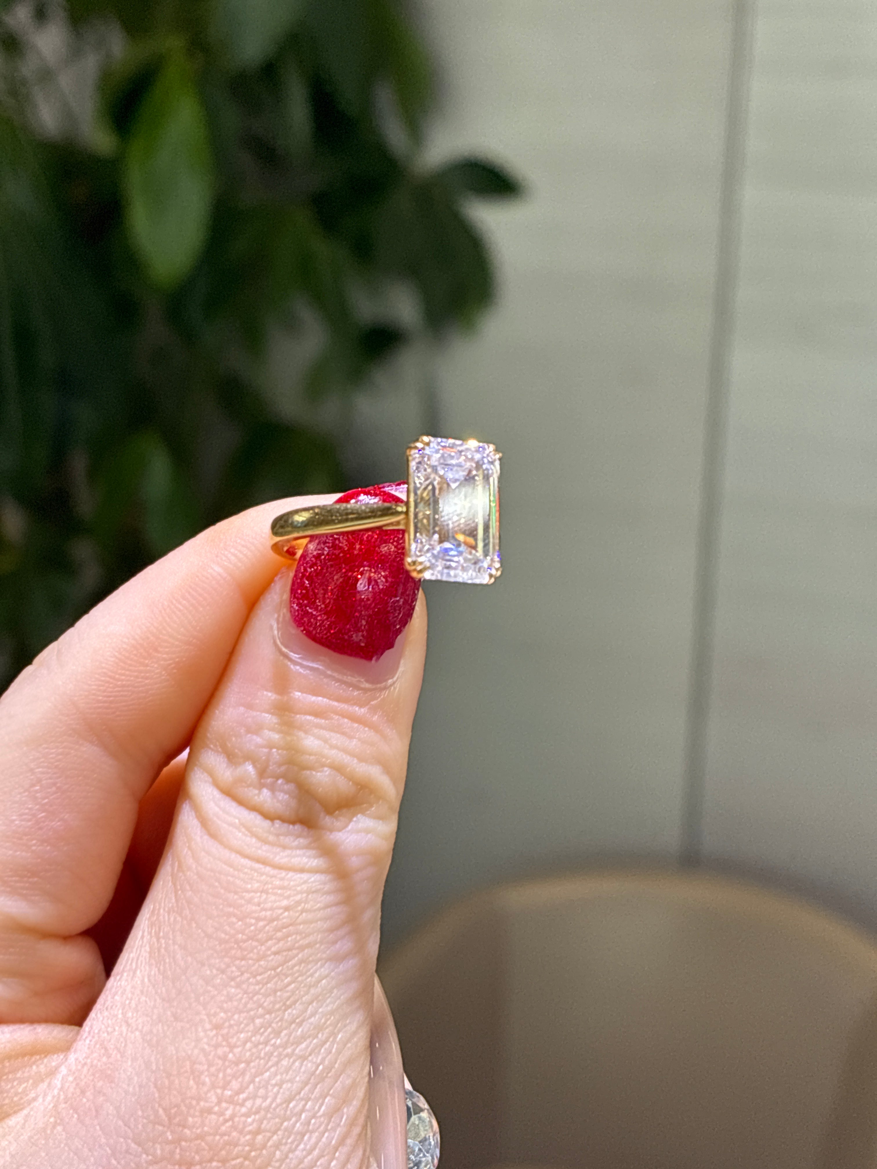 Deposit For Damaris 14k gold E/vvs2 3ct emerald cut