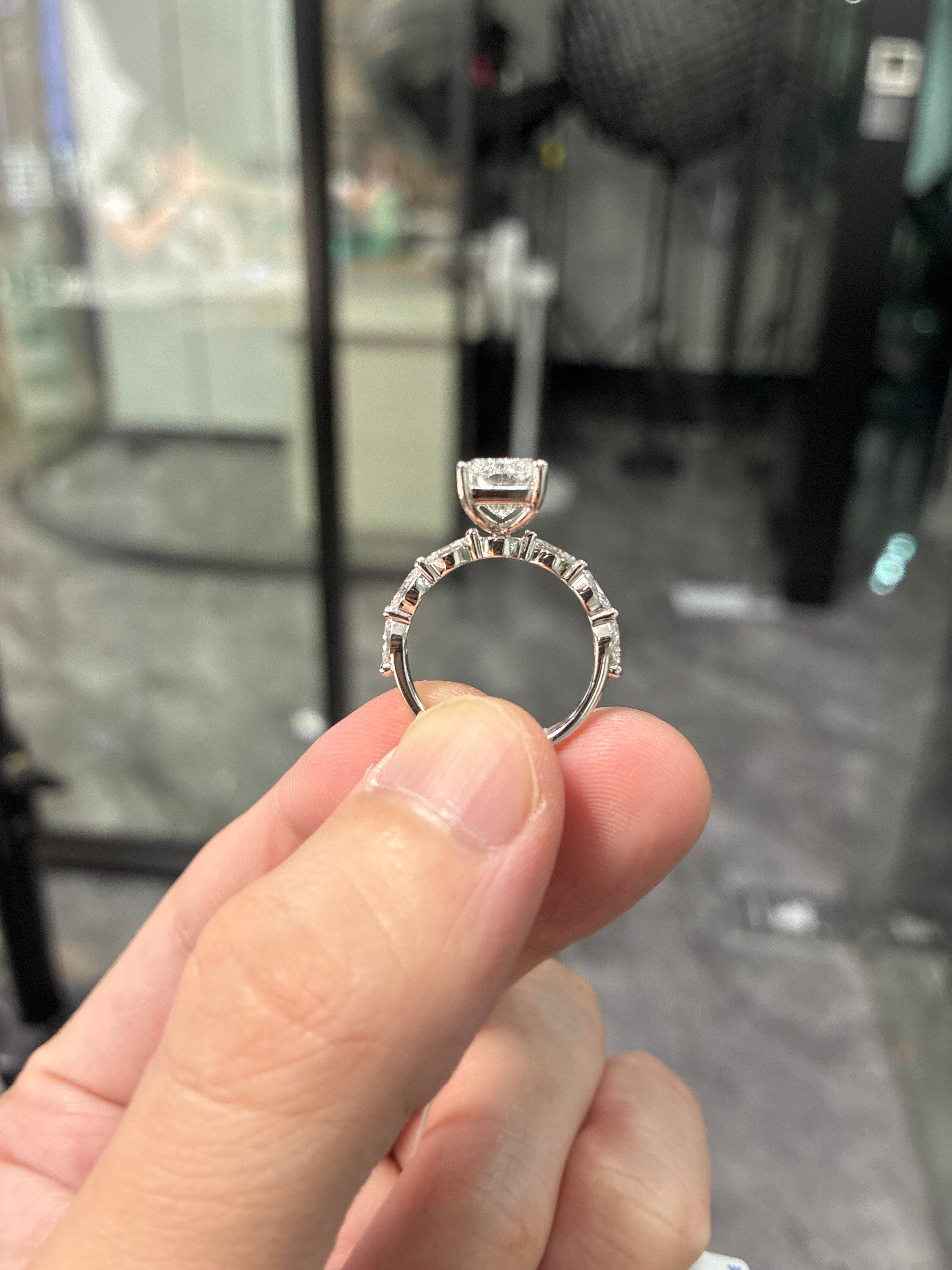 For Alyssa Radiant Cut Solitaire Wedding Ring 3.03ct Radiant cut center stone E/VVS2 14K Solid white gold 6 side stones for total 0.514ct US Size 7