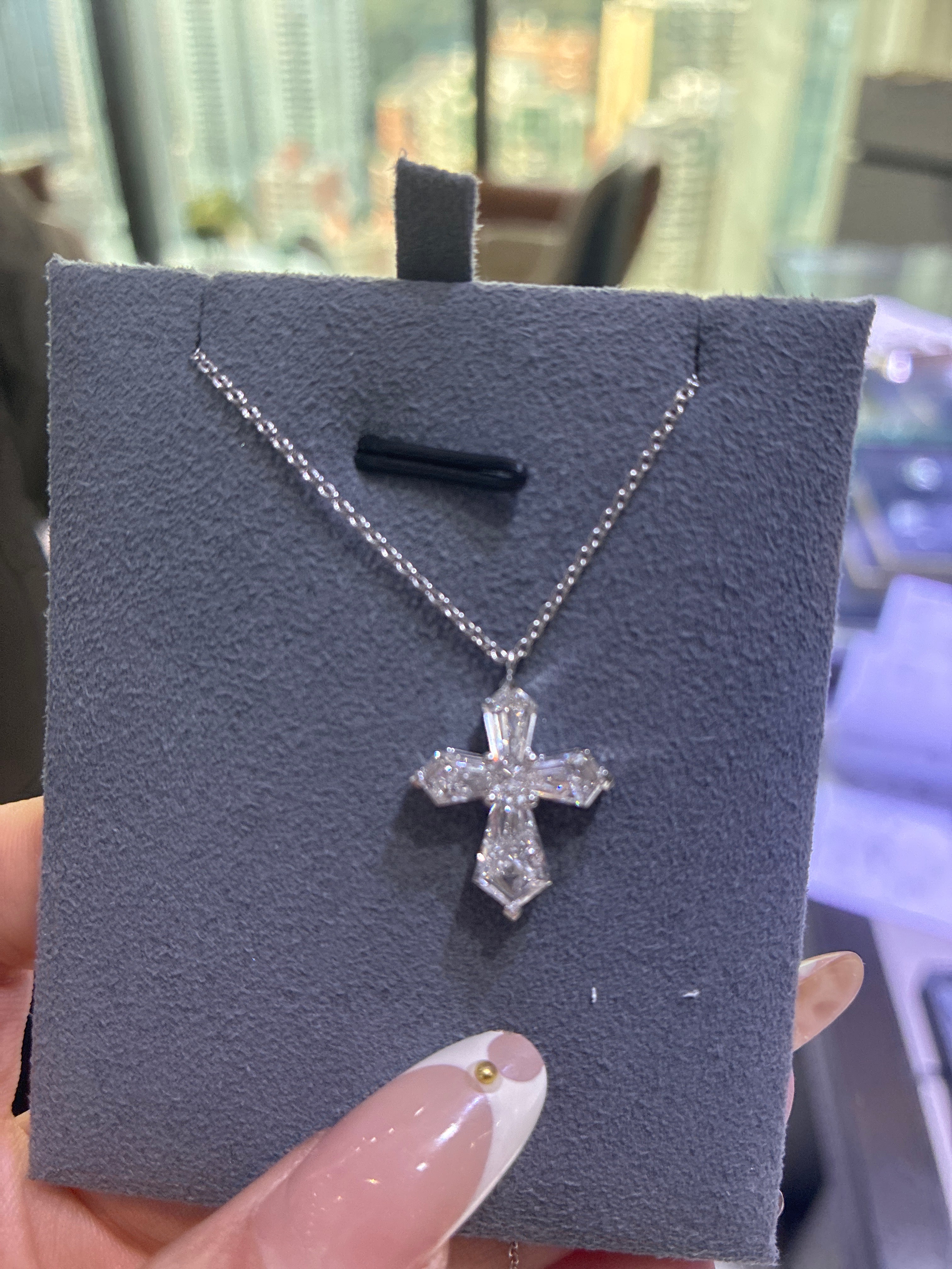 For Hana 18k white gold DE/vvs 2.07ct cross necklace remaining balance