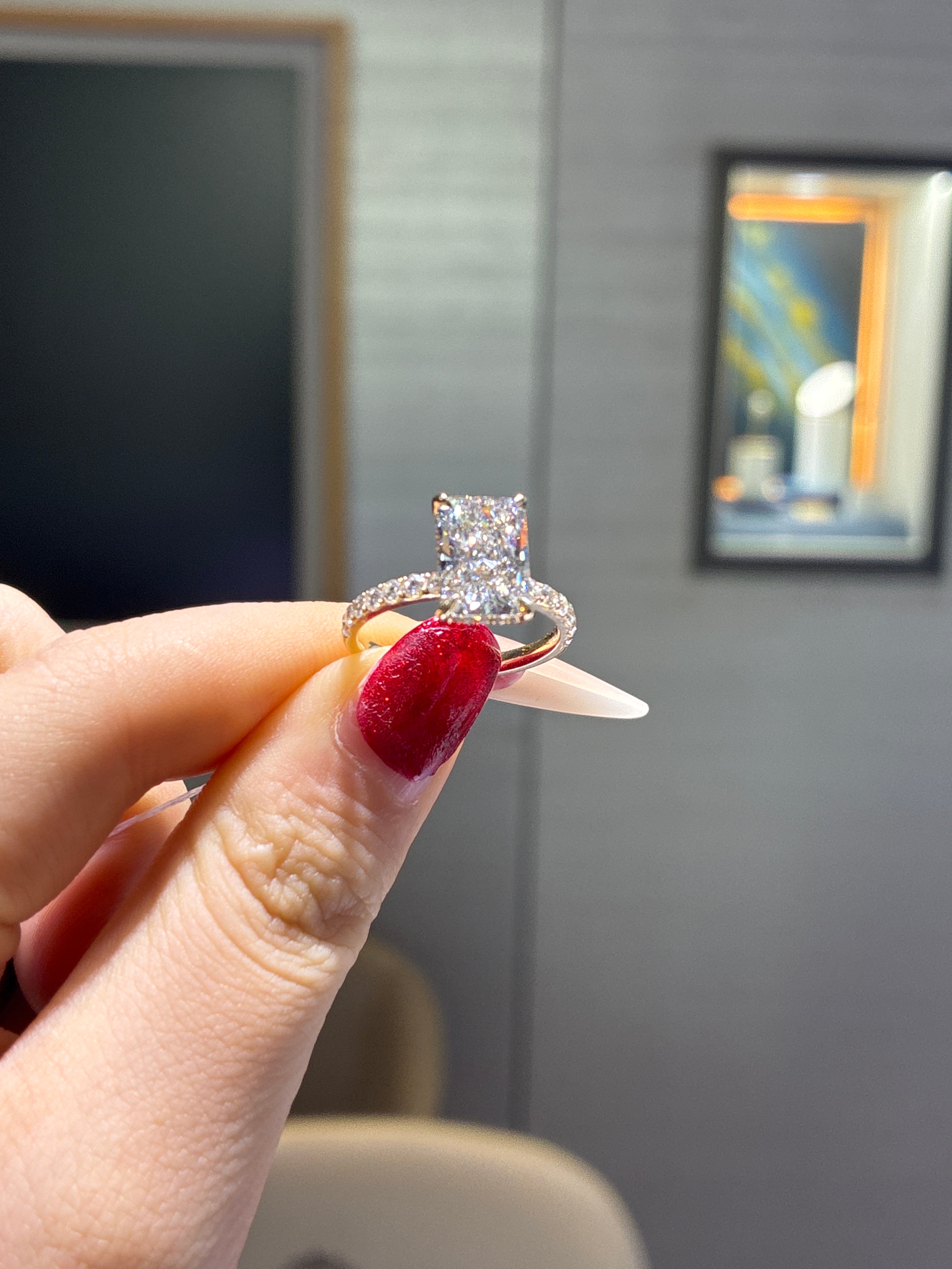 For Gabriela 14k yellow gold D/vvs2 main stone 3.02 carat side stone 0.533 carat