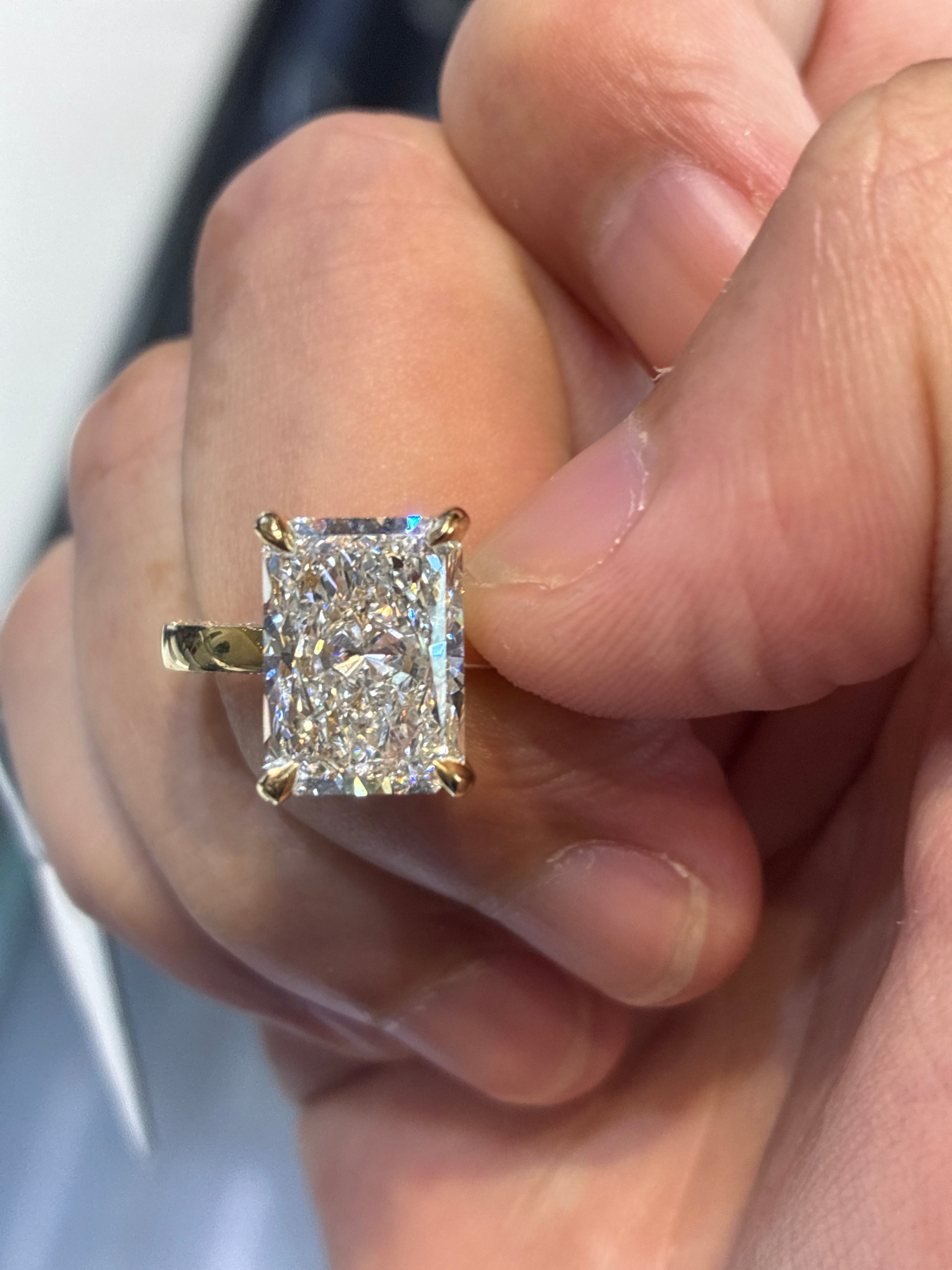 haleemeh for pay (18k gold 5 carat diamond ring)
