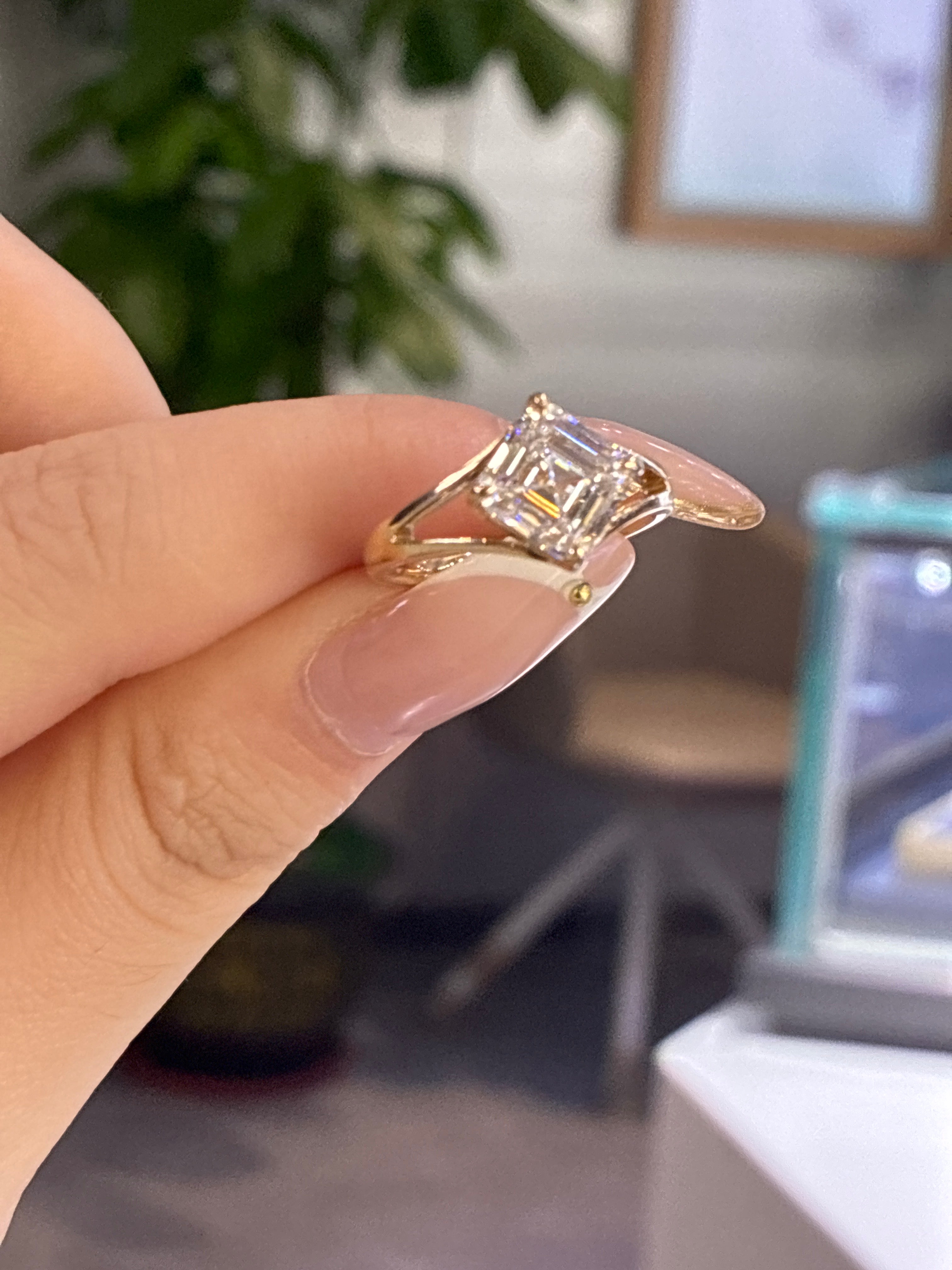 For Jaden (18k oval,3.7ct,D,VS1)