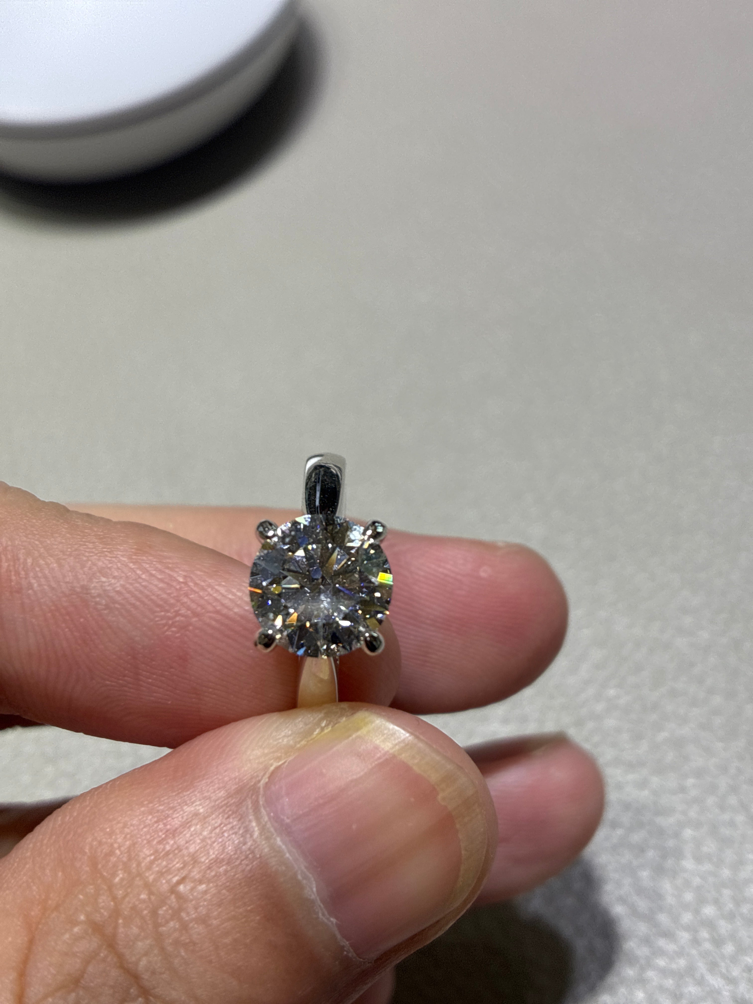 METRA J for pay (2.3 carat platinum round diamond ring)