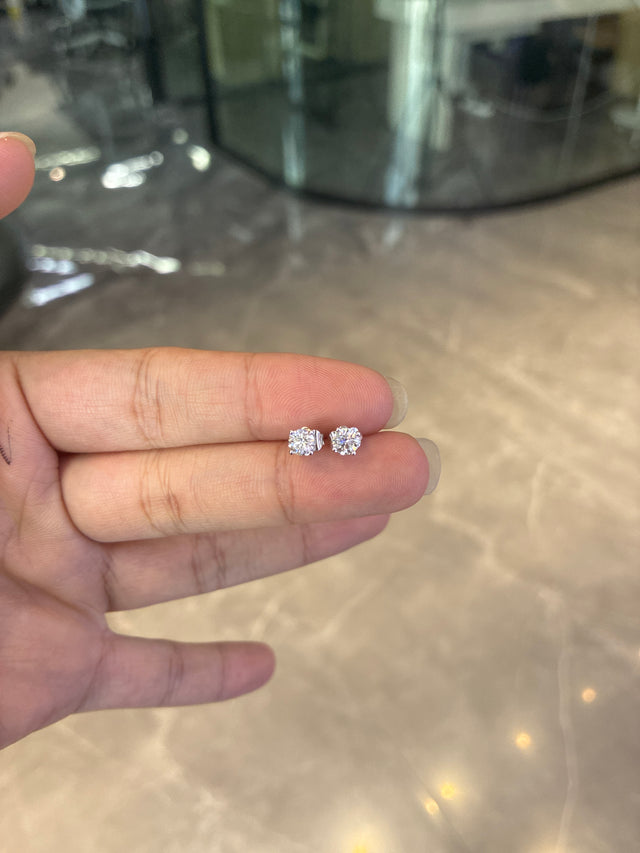 0.3ct each total 0.6ct diamond earrings 14k white gold