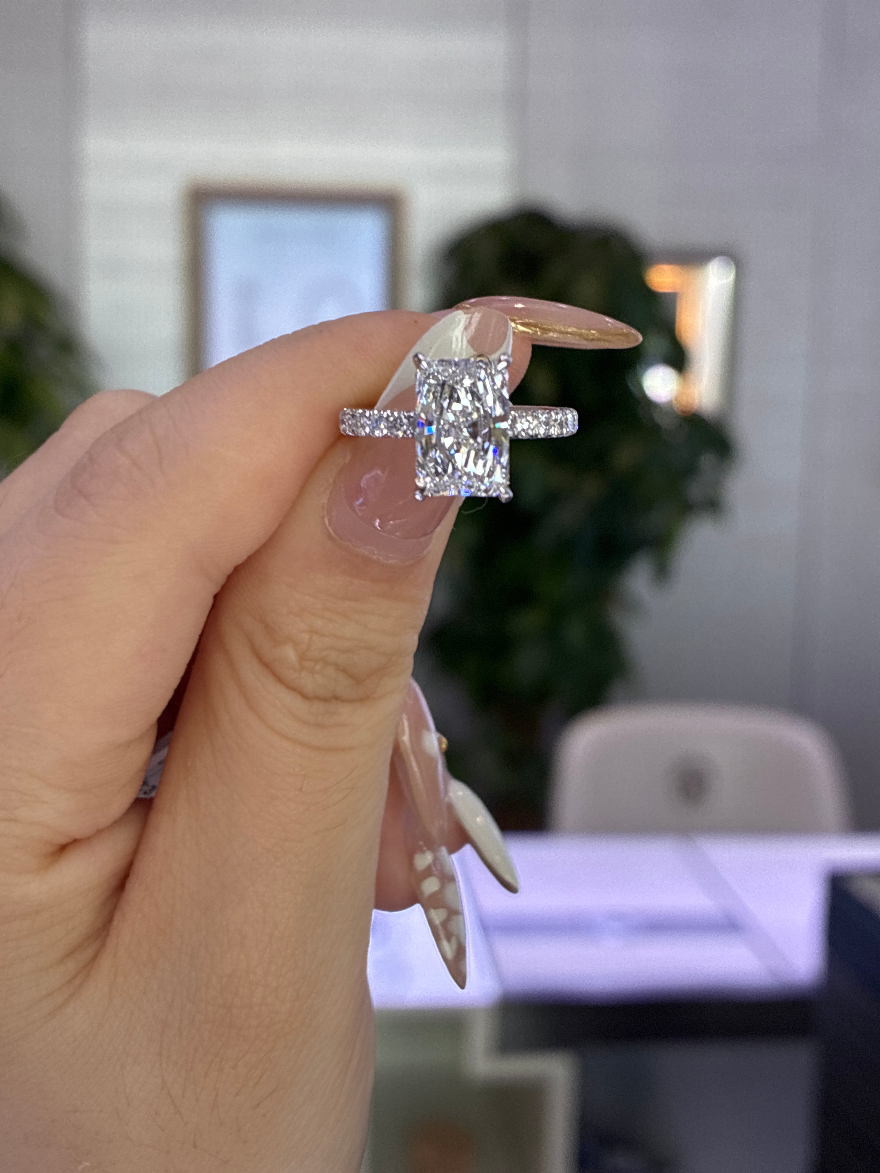 For eviee 14k white gold E/vs1 main stone 3ct radiant cut ring