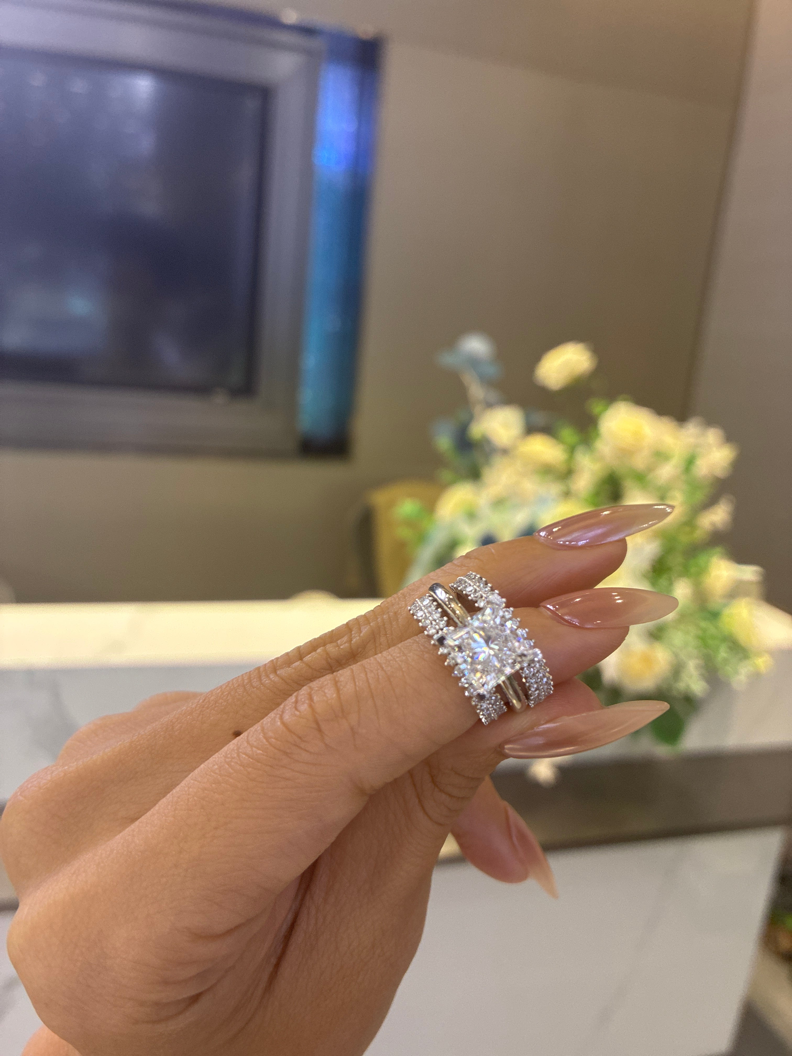 For gigi custom make 18k white gold ring with 3ct E vs1 main diamond And two 18k white gold band