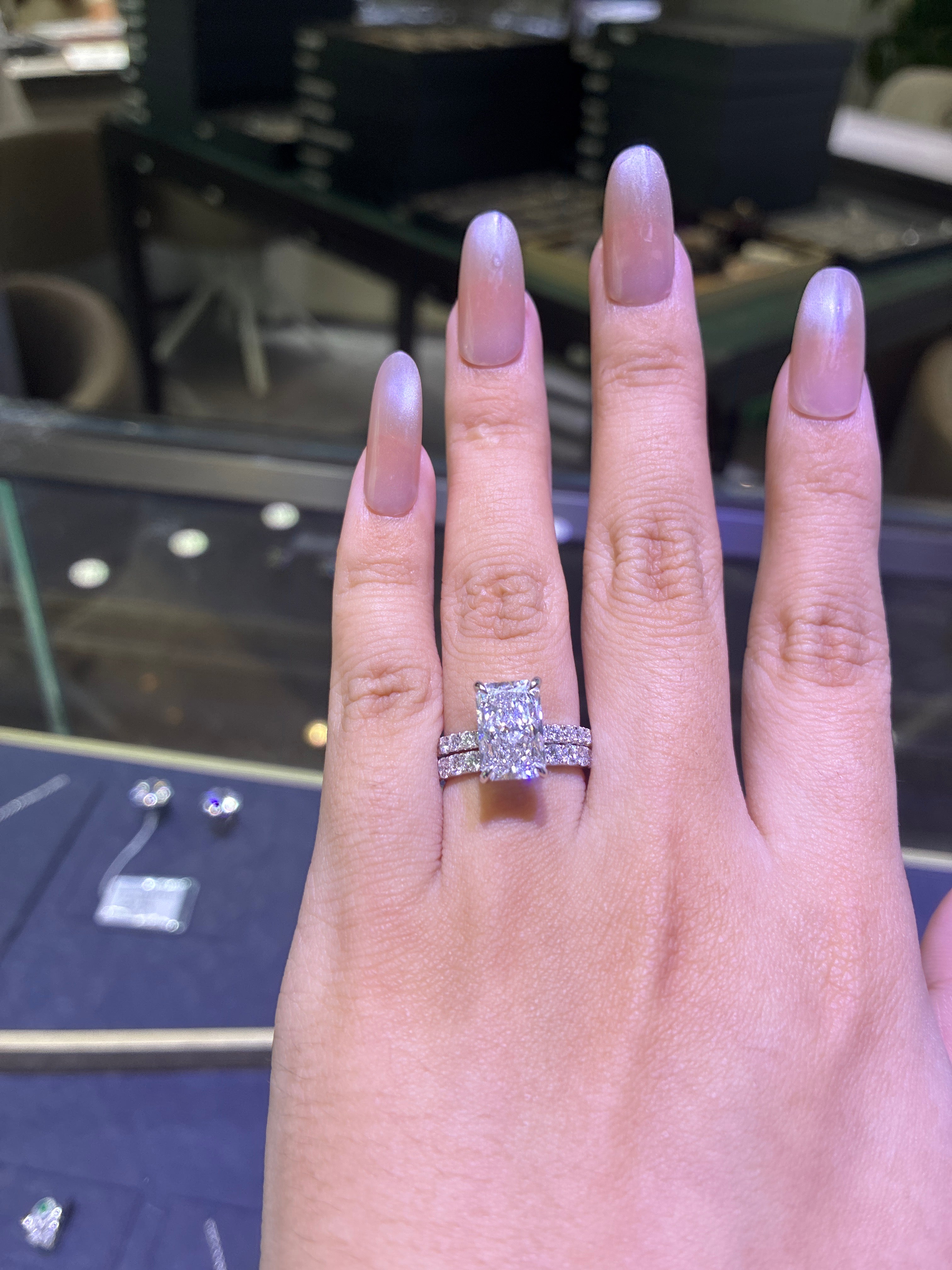 Reminding balance For bingbing 3.1ct radiant 14k E/vs1 and platinum band 0.678ct set