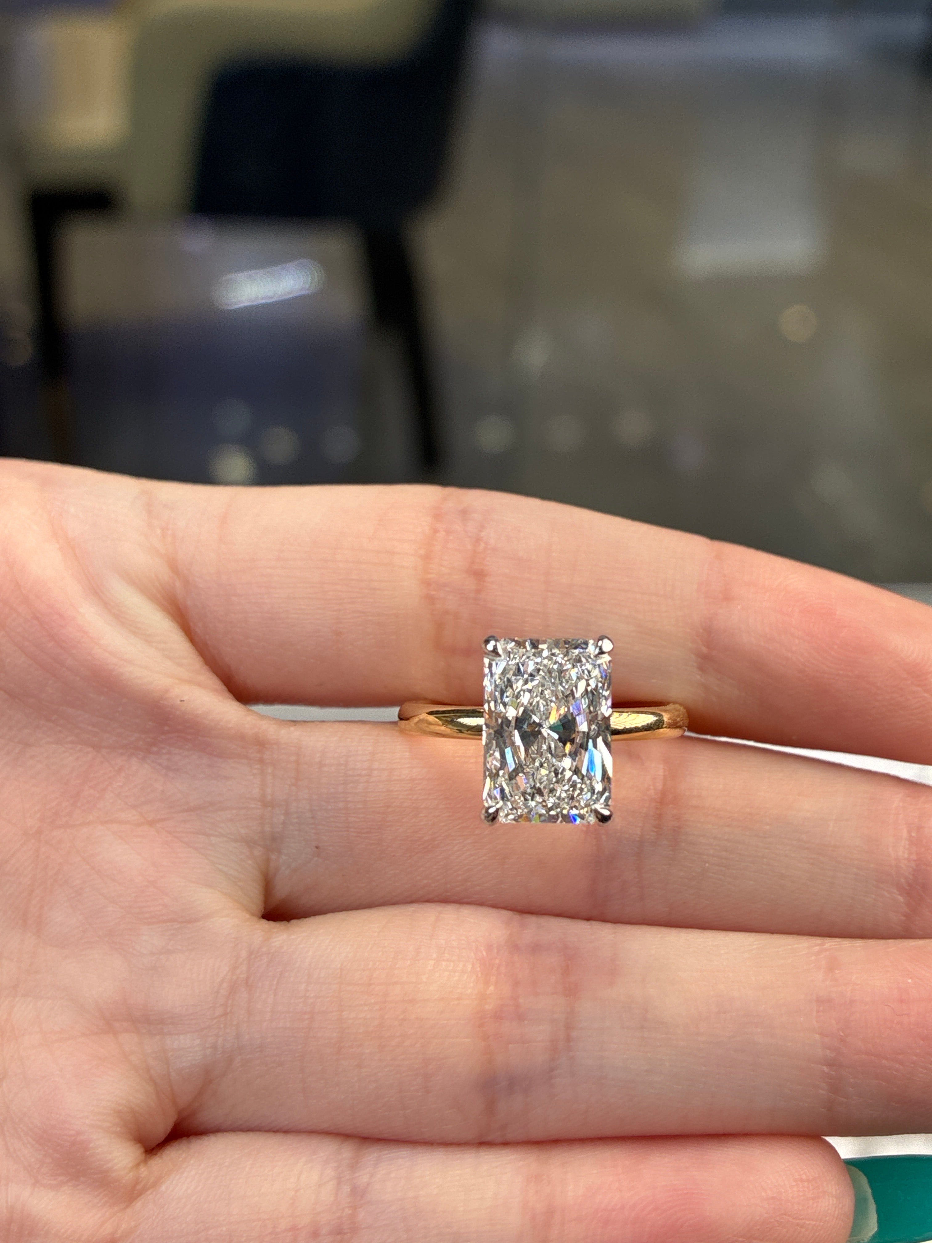 For G, 18k solid gold 2tone design,4 carat radiant cut E/VVS2 with 0.147ct hidden halo(Ready to ship)