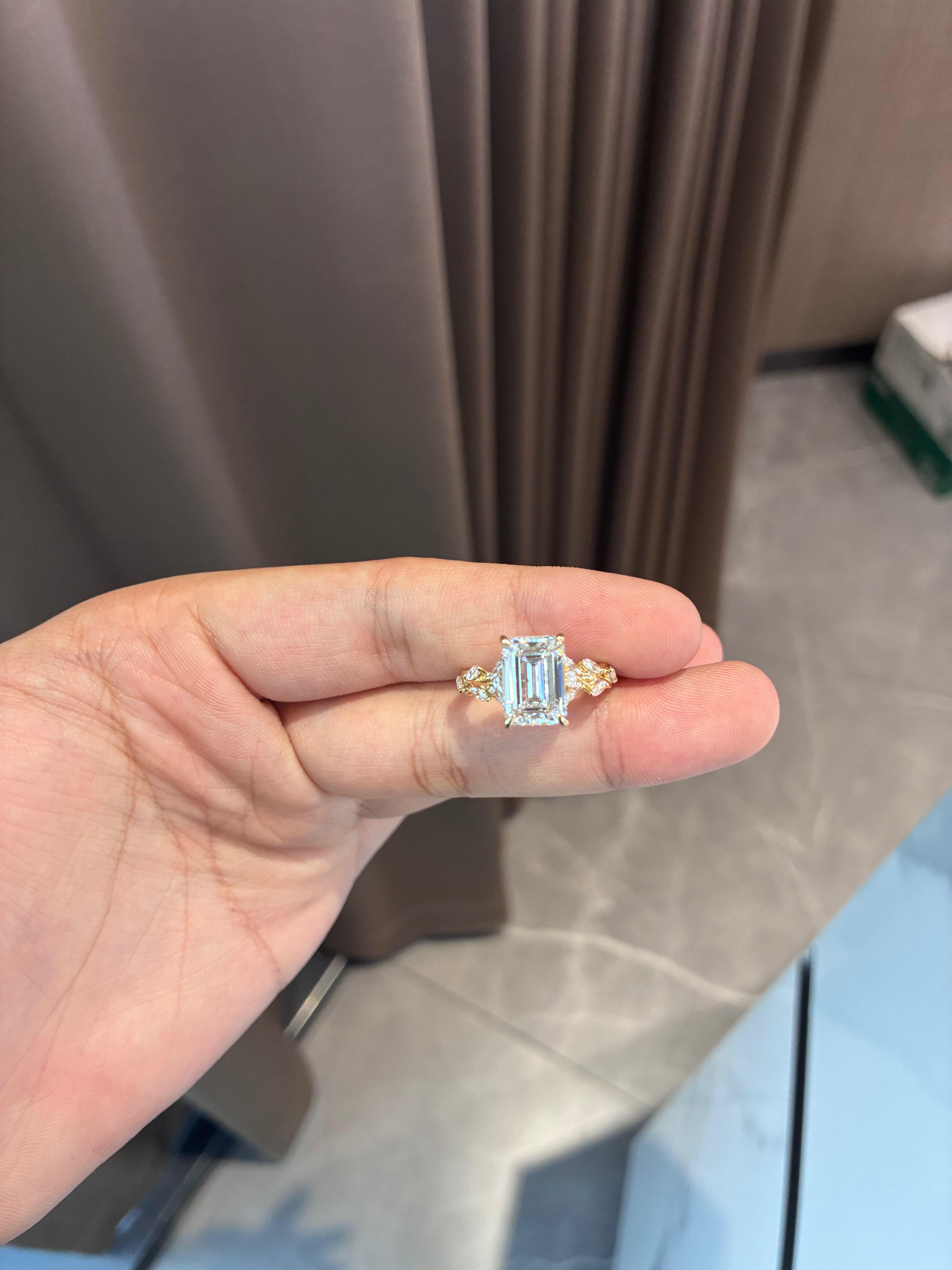 Deposit For Gabby 14k white gold ring with 2ct main diamond