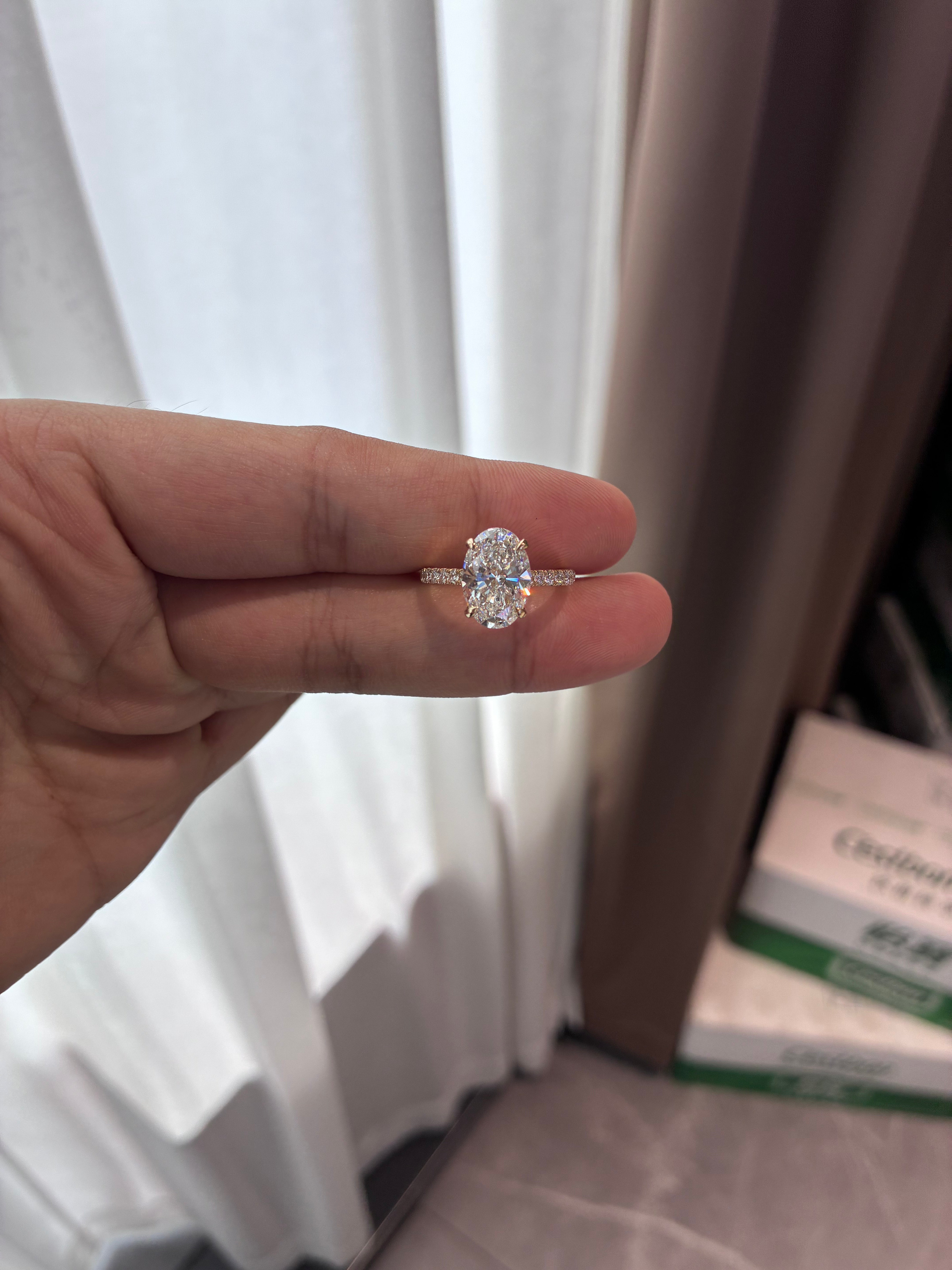 For Crystal Duron 14K yellow gold ring with 3.030ct E VS1 main diamond And 0.431ct side stone