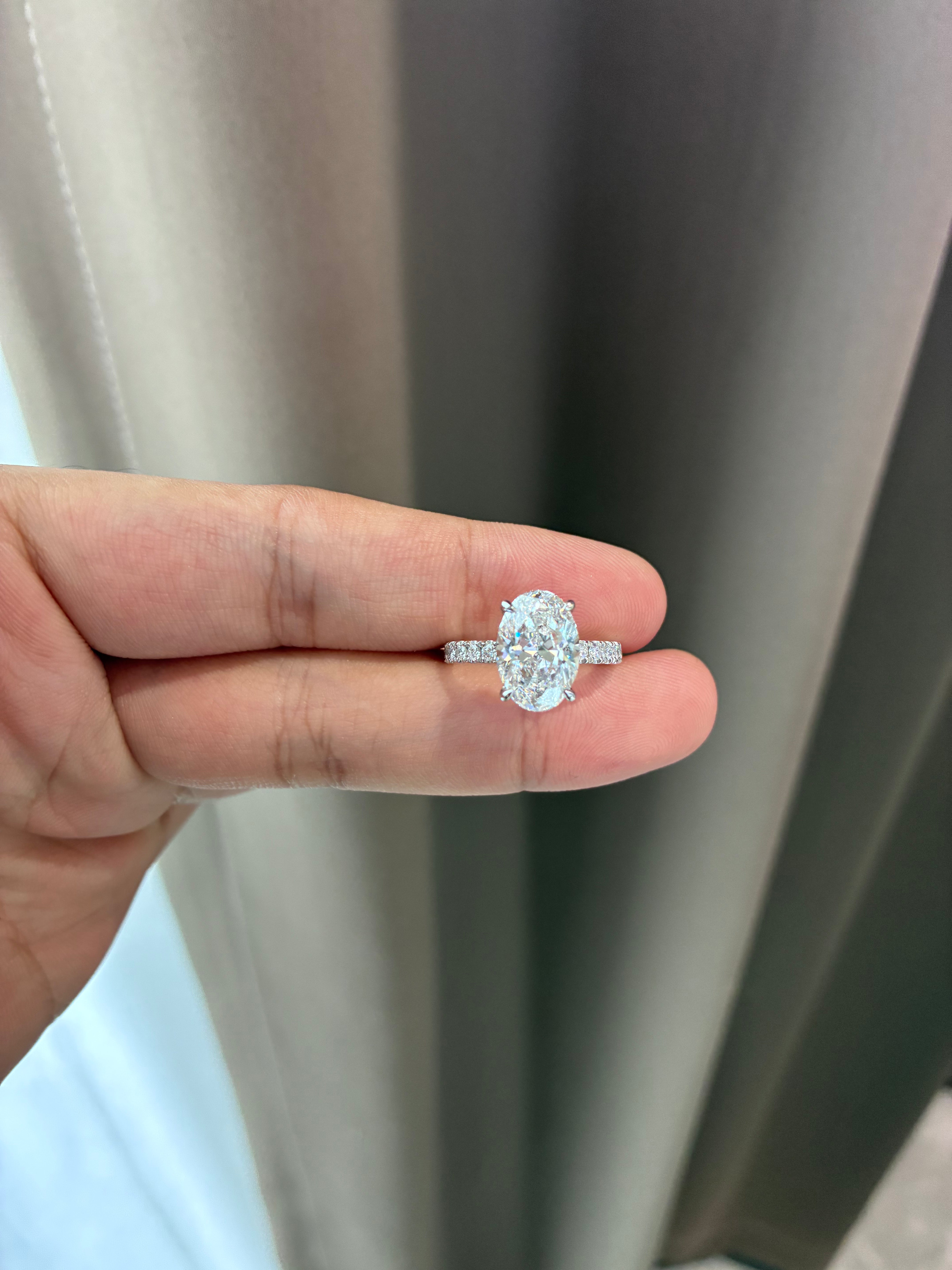 Deposit For Domo_thejet 14k white gold ring with 4ct main diamond and 0.560ct side stone