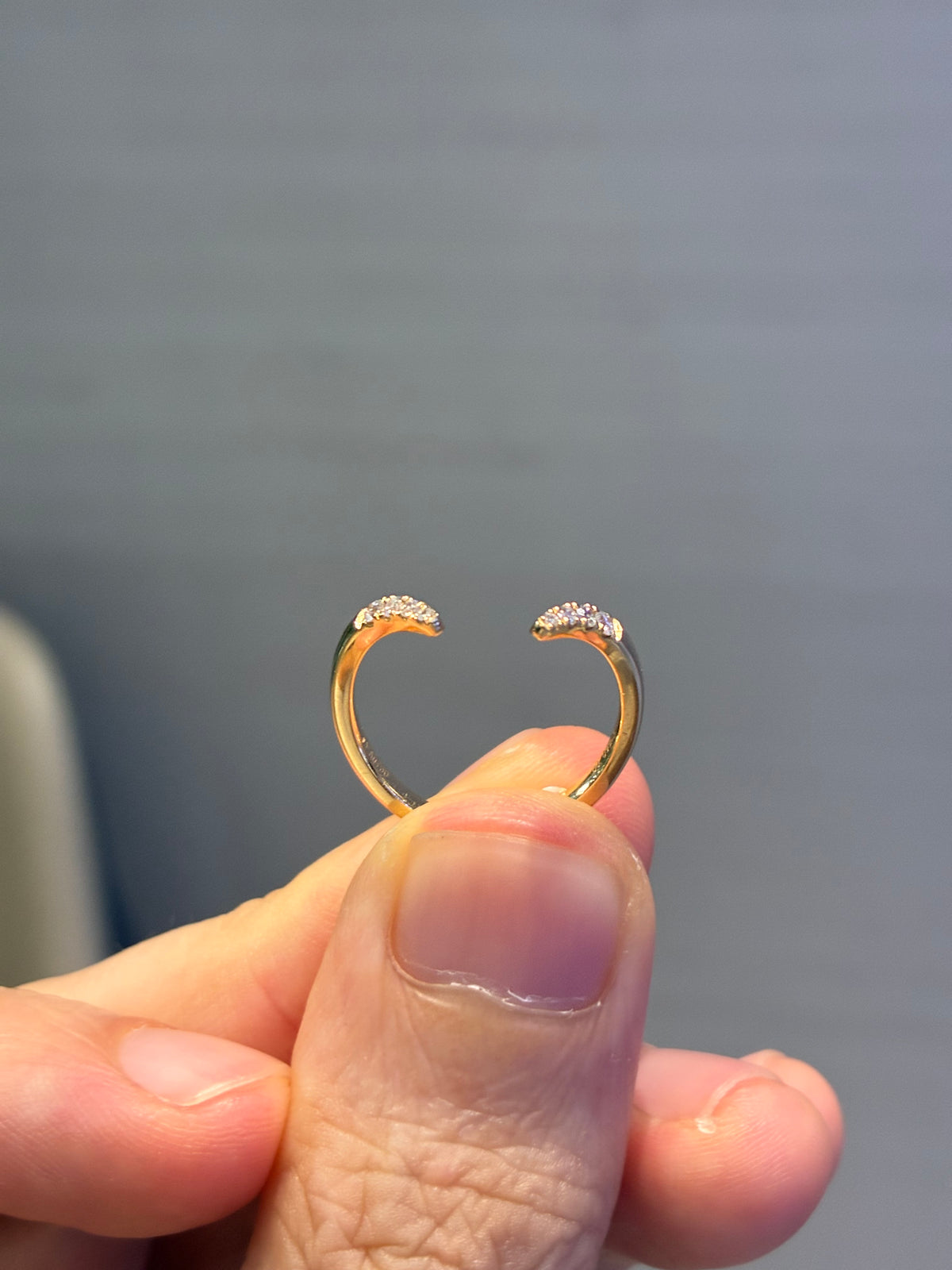 Customize For Perchta // 3.03 carats Marquis E/VVS2 with 0.365 carats sidestones in 14k yellow gold // 0.9 carats V band in 18mm gold