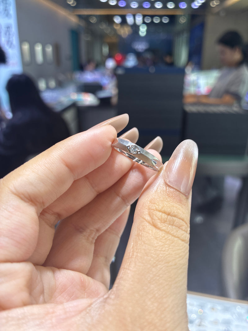 Deposit For Hanabibeh 18k band 0.045ct