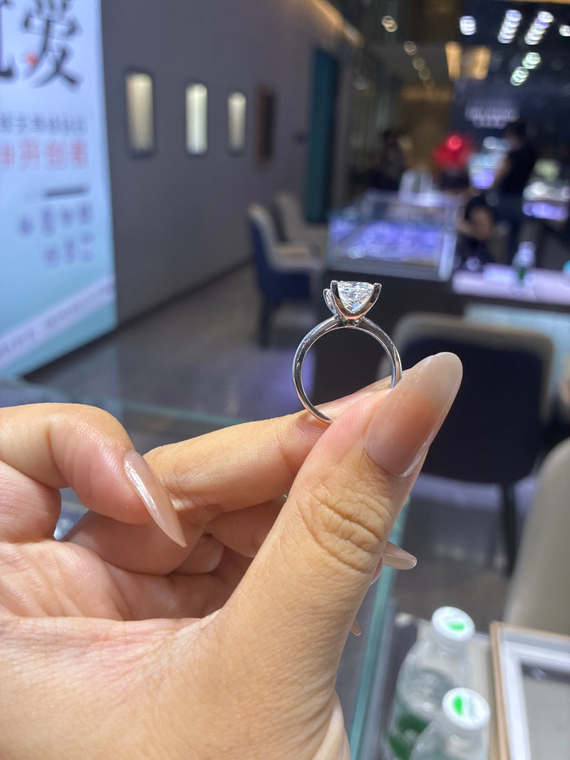 For its Mela 14k 3ct princess cut E/vs1