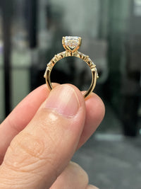 50% Retainer For.Mrs.jones//Bubble Band Radiant Cut Solitaire Diamond Ring
14K Solid white gold
2.53ct Radiant cut center stone 
D/VVS2
26 side stones for total 0.491ct
US Size 10.5
