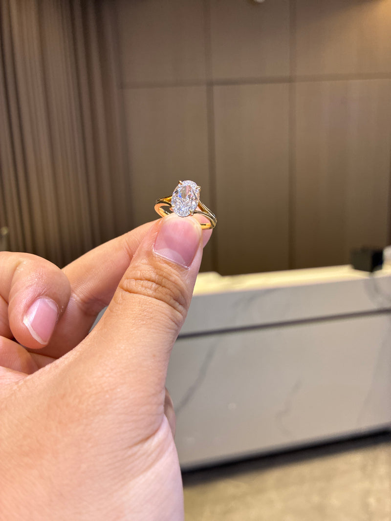 For chase,main stone 3.1ct D/VVS2 side stone 0.076ct 18k yellow gold
