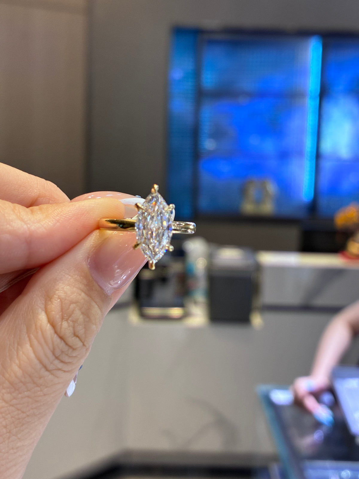 For L, 3.08ct Marquise, E/VVS2 in 14k gold