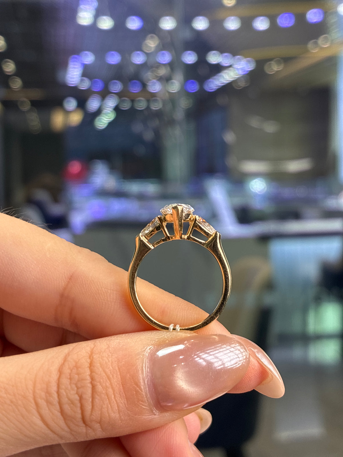 For 🐟 14k yellow gold, 2.01ct marquise center stone, 0.637ct side stone, E/VS1