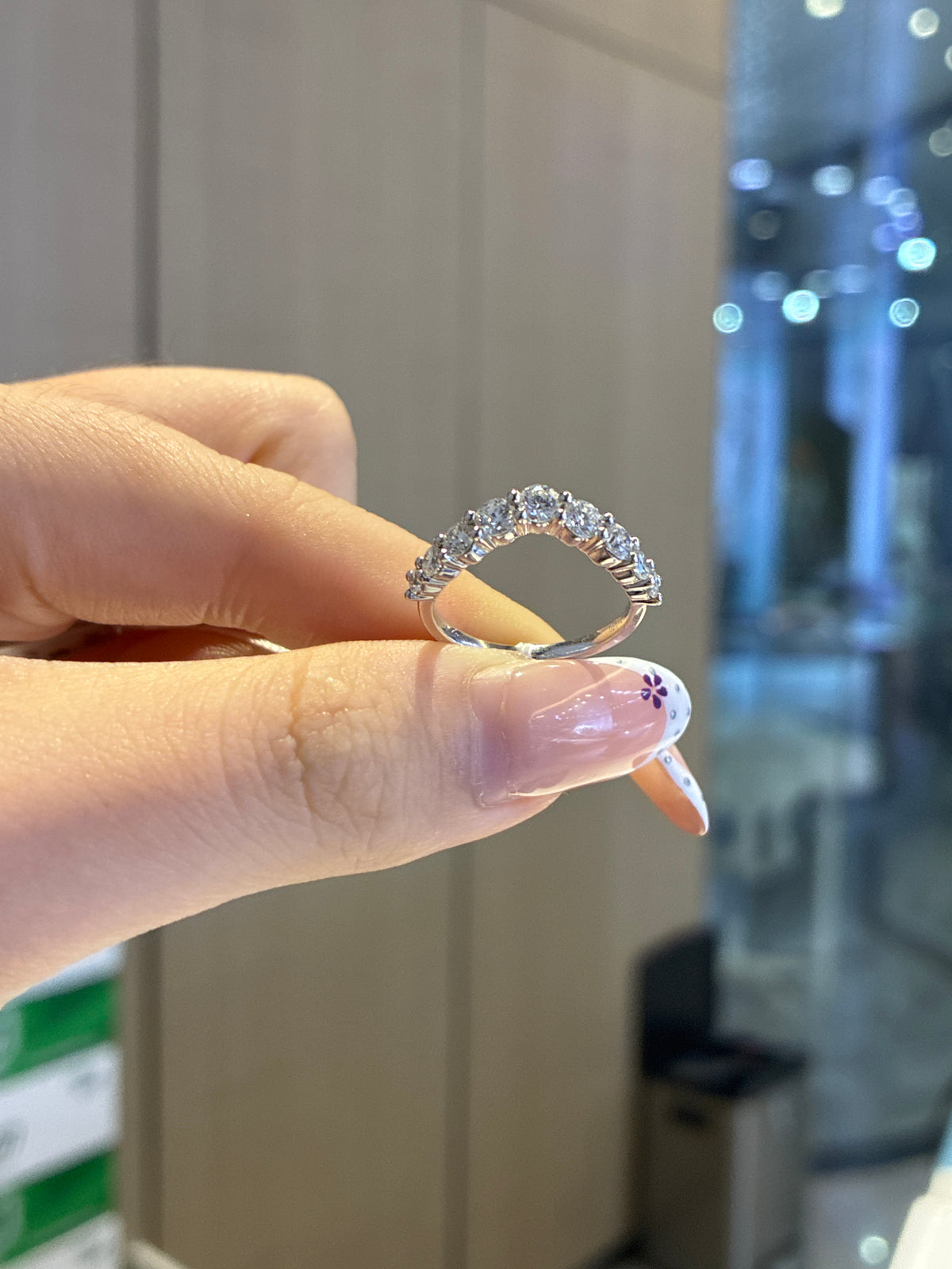 For Luisa platinum 0.882ct white gold v band