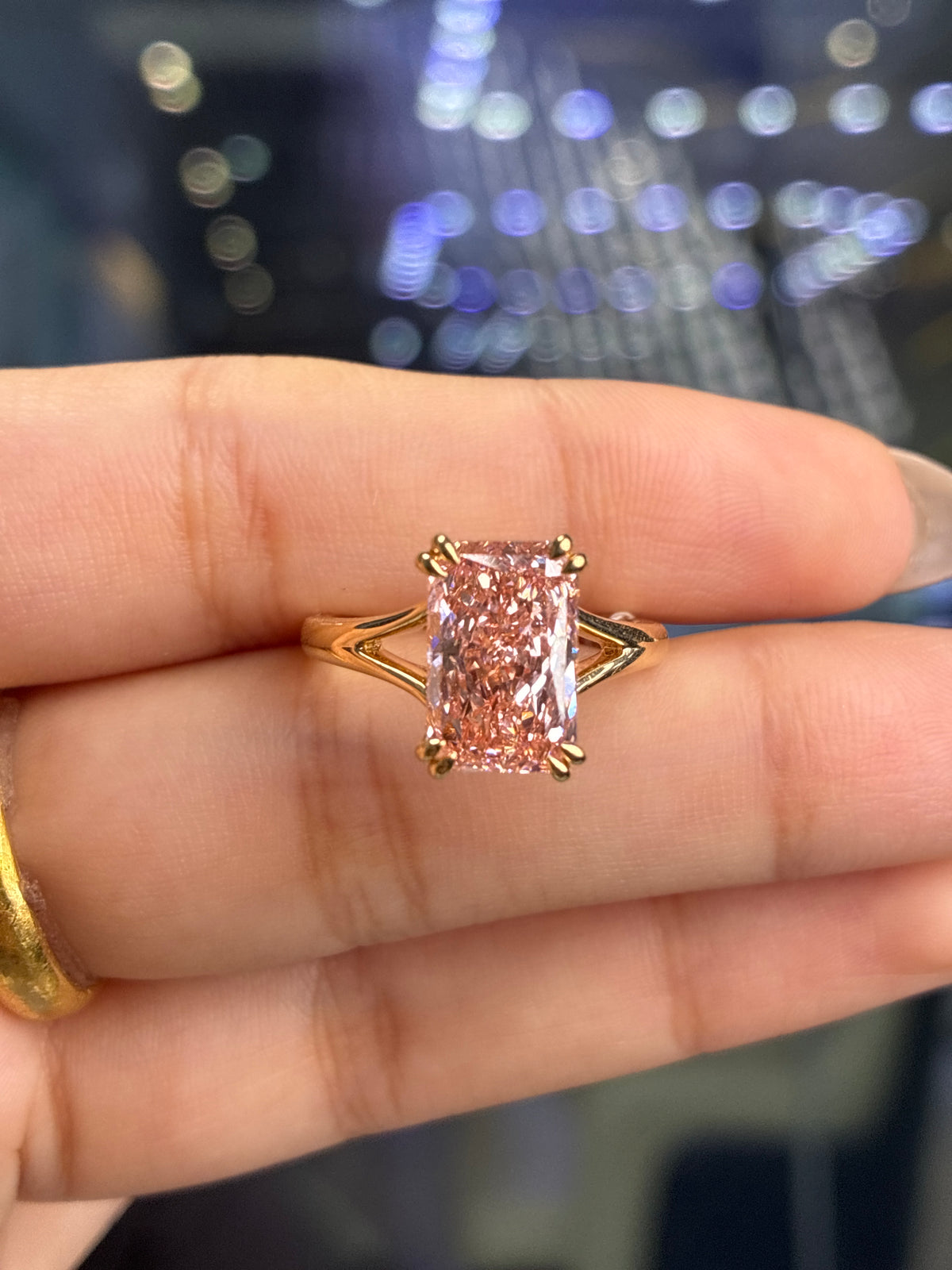 Deposit for Monica 14k yellow gold, change the diamond into 3ct Spinel