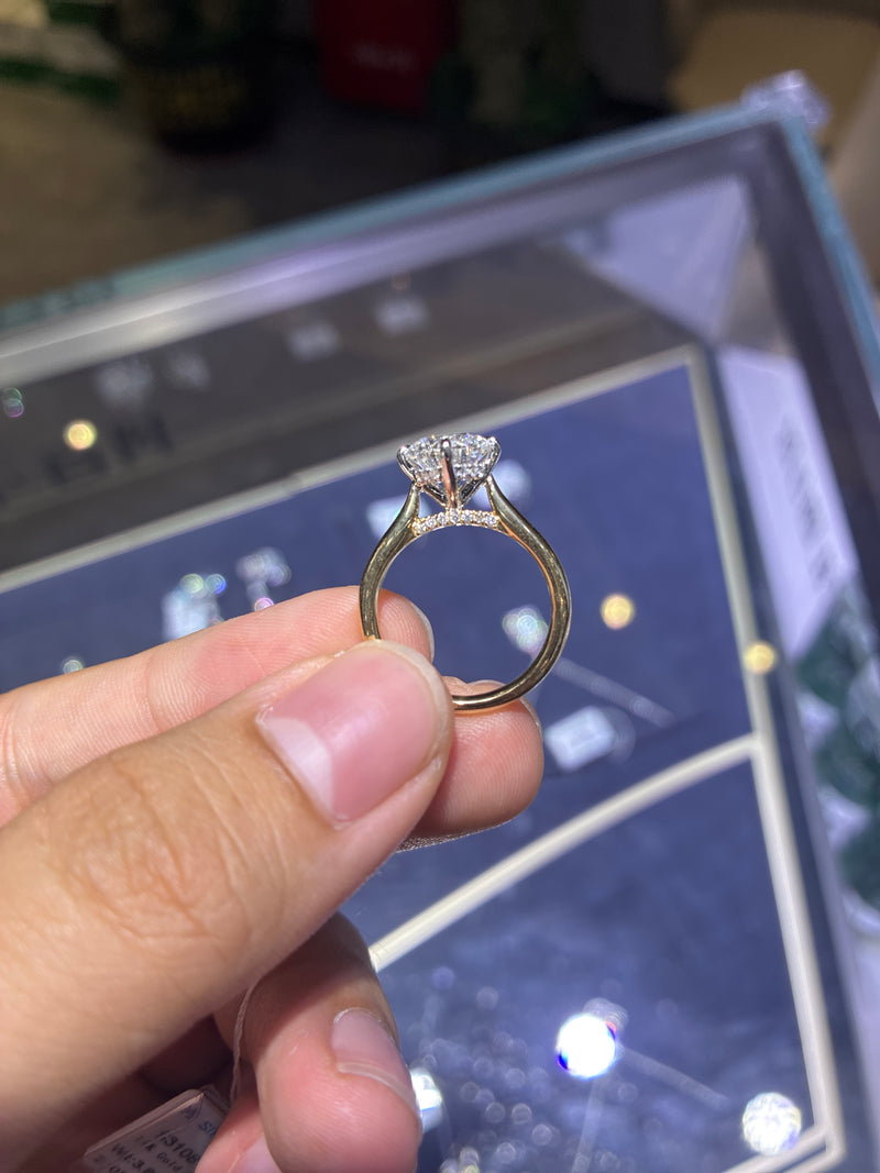 Deposit For user86812142215 (2.05ct E /VS1 size9.5 6prongs)