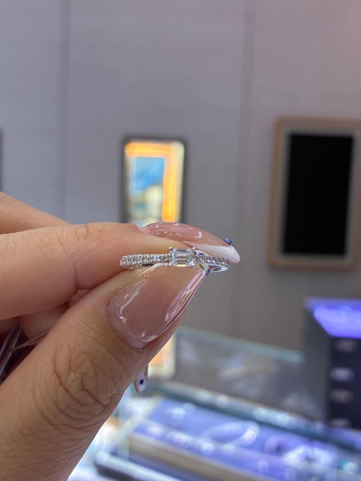 For Suzan’s, 0.426ct lab diamond band in 18k gold
