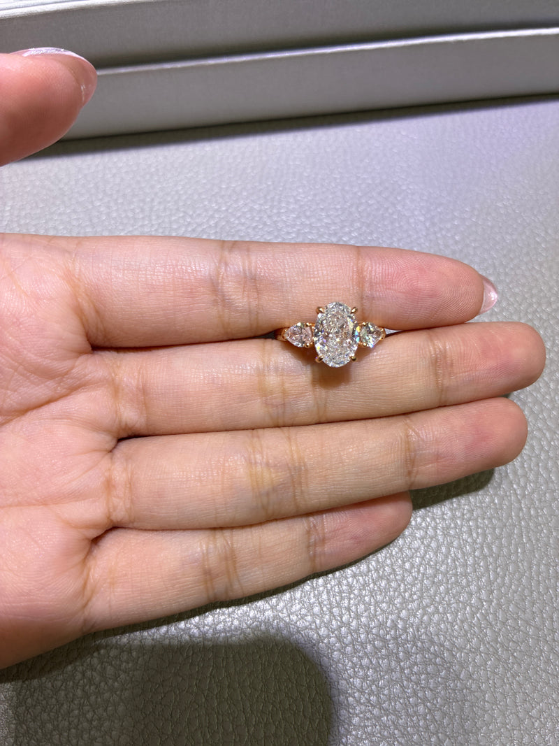 Deposit for Natali ||14k white gold//2.5cts//E/VVS2//side stone 0.6ct
