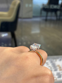 For G, 18k solid gold 2tone design,4 carat radiant cut E/VVS2 with 0.147ct hidden halo(Ready to ship)