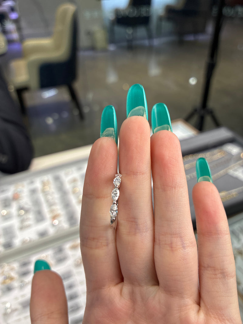 For Cassandra 14k solid white gold with 0.842ct marquise bubble band