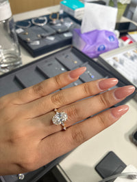 Deposit for LauraTee ( 14k,change the main diamond into 4.5 carats,D/VVS2;side diamonds 0.587 carats)