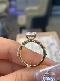 Deposit for Kimberly 14k yellow gold, 3ct center stone, 0.6ct side stone, D/VVS2, size6, need sizer first