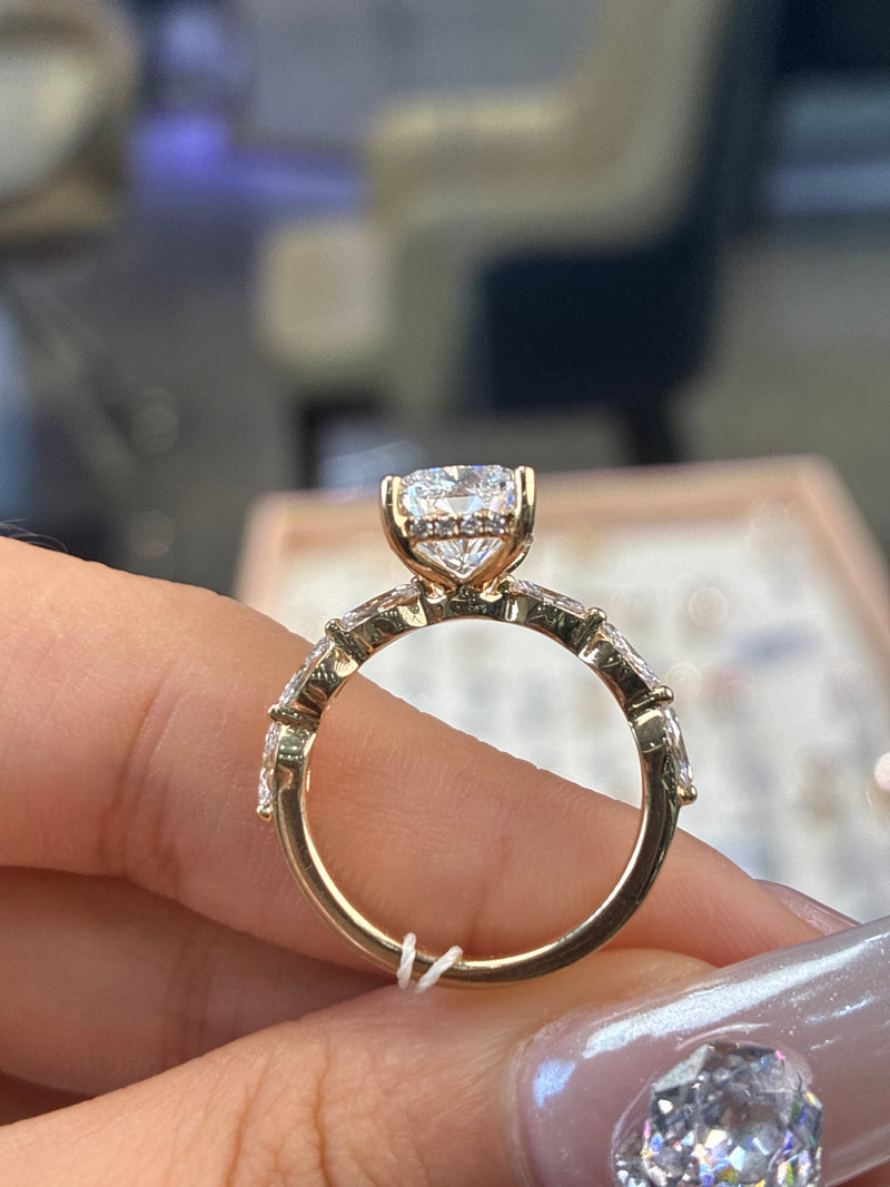 Deposit for Kimberly 14k yellow gold, 3ct center stone, 0.6ct side stone, D/VVS2, size6, need sizer first