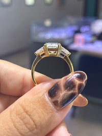 For Arge3333a 14k yellow gold 3ct radiant E/vs1 with 0.695ct side stone