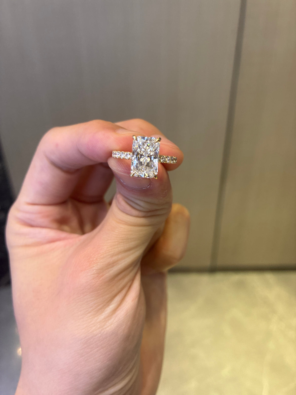 For Mo 14K solid yellow gold E/VS1 3.1ct Size 9