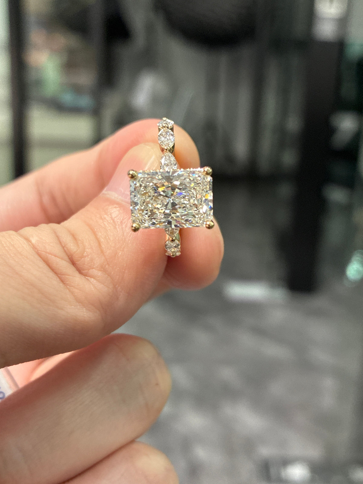 For Maria Raley Radiant Cut Bubble Band Wedding Ring//14K Solid yellow gold//4.120ct Radiant cut center stone//26 side stones for total 0.760ct//US Size 7