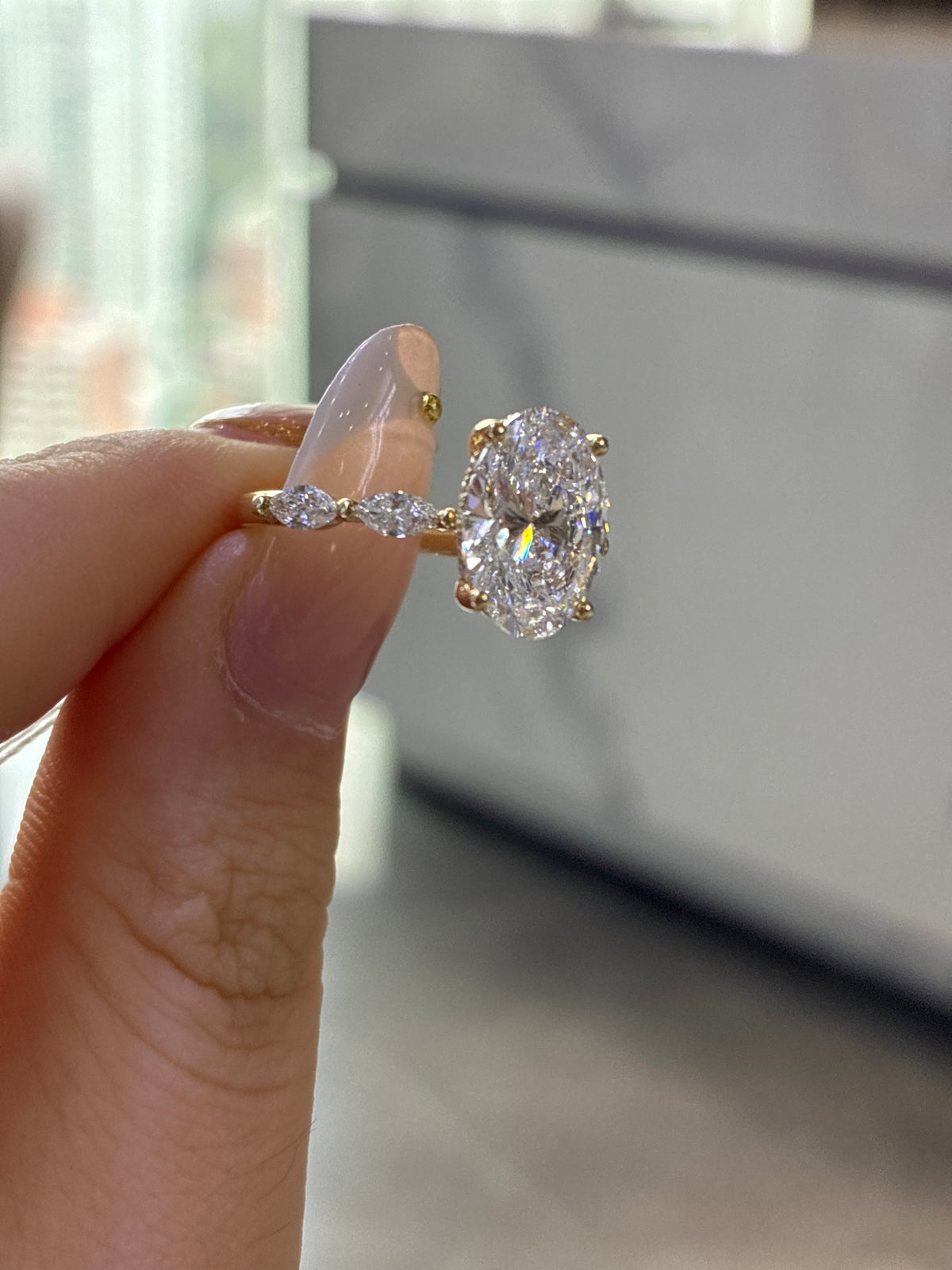 For Cris 14k yellow gold D/vvs2 oval cut with marquis cut pave band