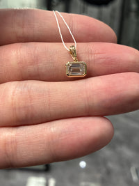 50% retainer For Taylor Bracey Emerald Cut Pink Diamond Bezel Setting Pendant //14K Solid yellow gold//1.35ct FIP(Fancy Intense Pink)/VS1 //(sliding connection without clasp)