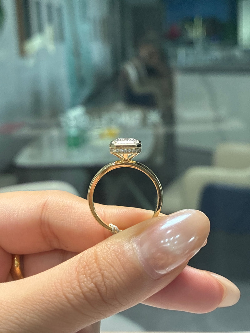 $200 lock price deposit for Marisa, 14k yellow gold,3ct emerald cut main stone, E/VVS2