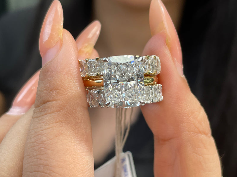 For K💕 14k yellow gold, 5ct main stone, 4.525ct for 2 same half eternity band