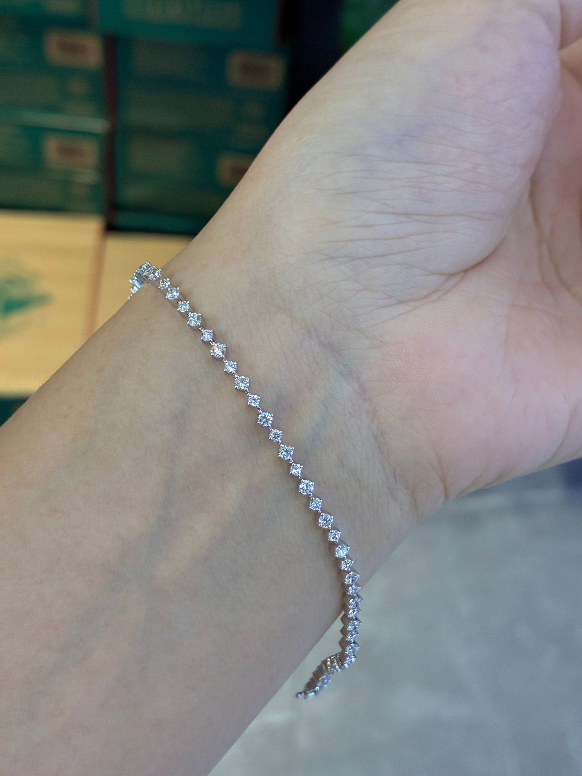 For Mariann, 18k White gold Tennis bracelet, 1.435ct, DE/VS-VVS