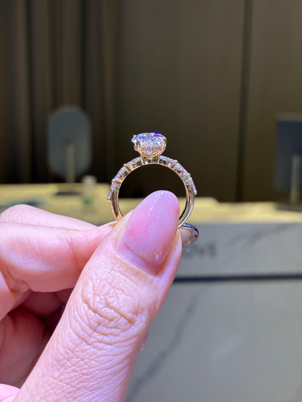 For Jennifer, 2.69ct Oval diamond, E/VVS2 with 0.439ct sidestones, in 14K Yellow gold (Ready to Ship)