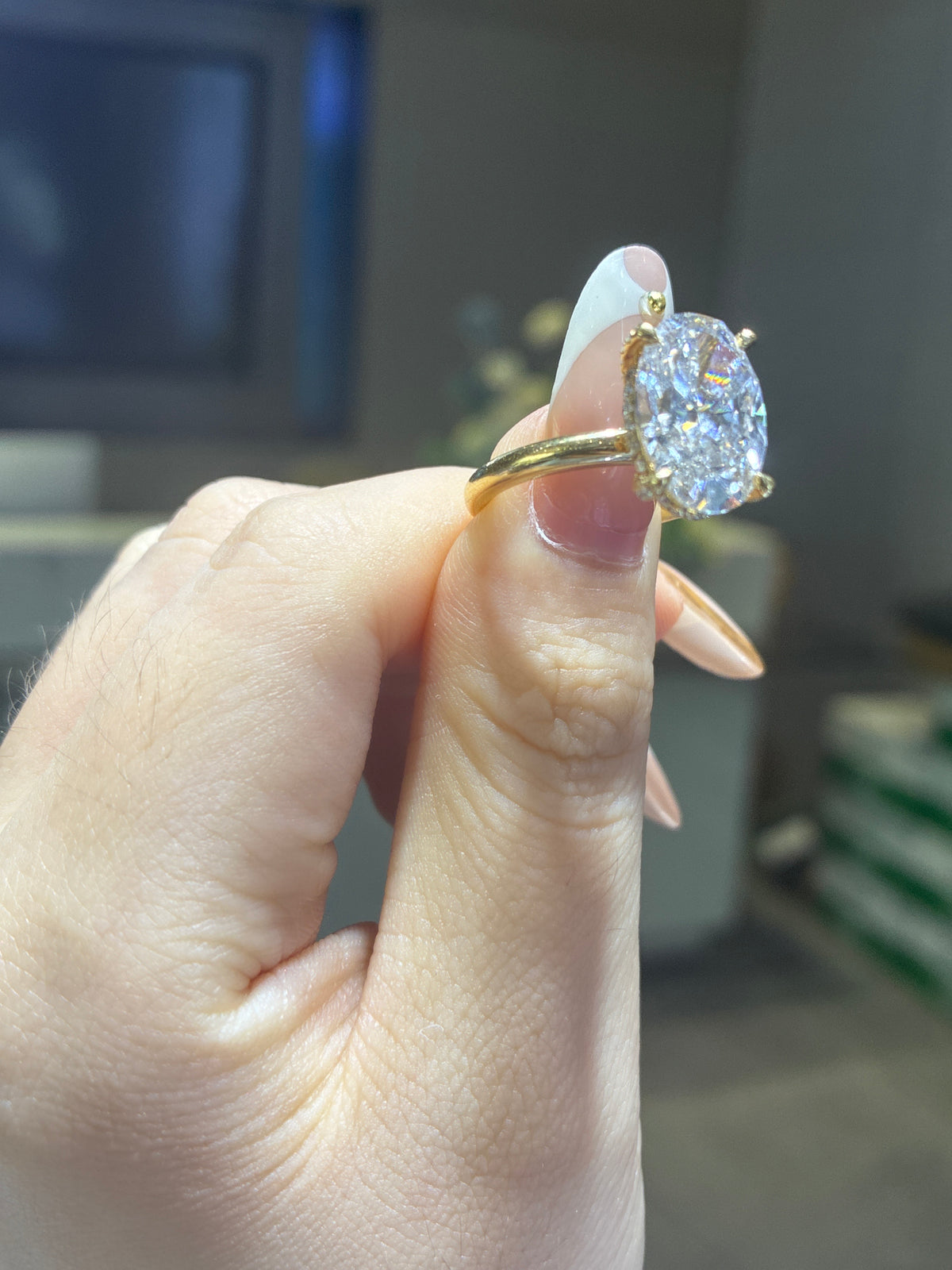 For josseline 14k yellow gold oval cut gold E/vs1