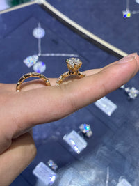 For user1715788733216 a set 18k yellow gold main stone 5.02ct side stone 1.062ct and 14k gold yellow D-E/VS ,VVS 1.455ct