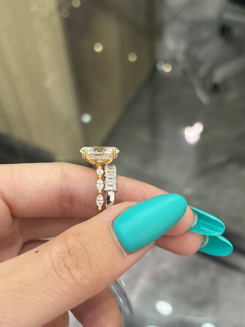 For ShopH2T                            1️⃣14k solid Rose gold 3.5carat oval D/VVS2with 0.587ct side stones                                      2️⃣14k solid Rose gold 1.20ct D-E VS-VVS emerald half eternity band(customization)