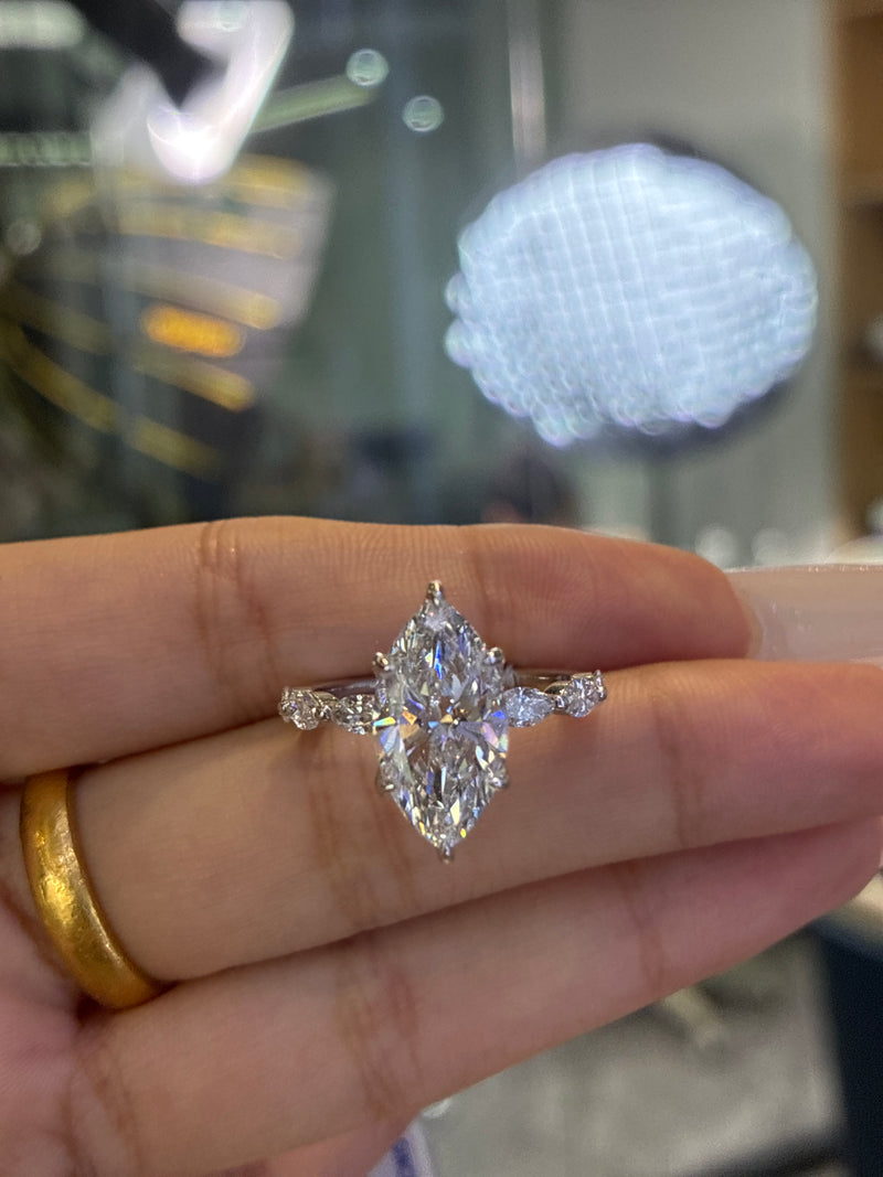 For fw_crystal22, 14k white gold, 4ct marquise center stone, 0.9ct side stones, E/VVS2, size 7(ready to ship)