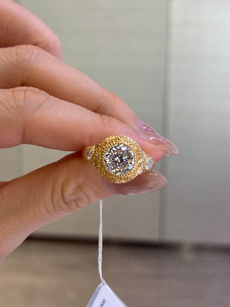 For Heyyy.its.Tara, 2.020ct Portuguese cut round ring, 18k D/VS1, 0.256ct/2p