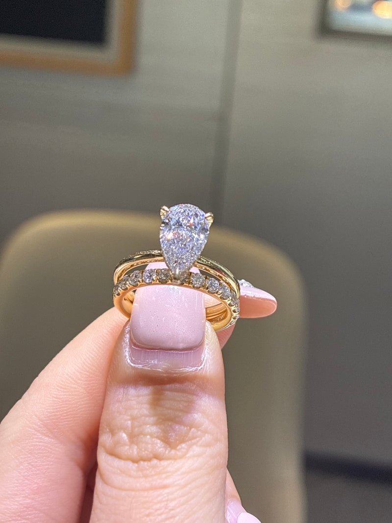 For AnDrea a set 18k band 0.541ct. +14k E VS1 2.01+0.16ct