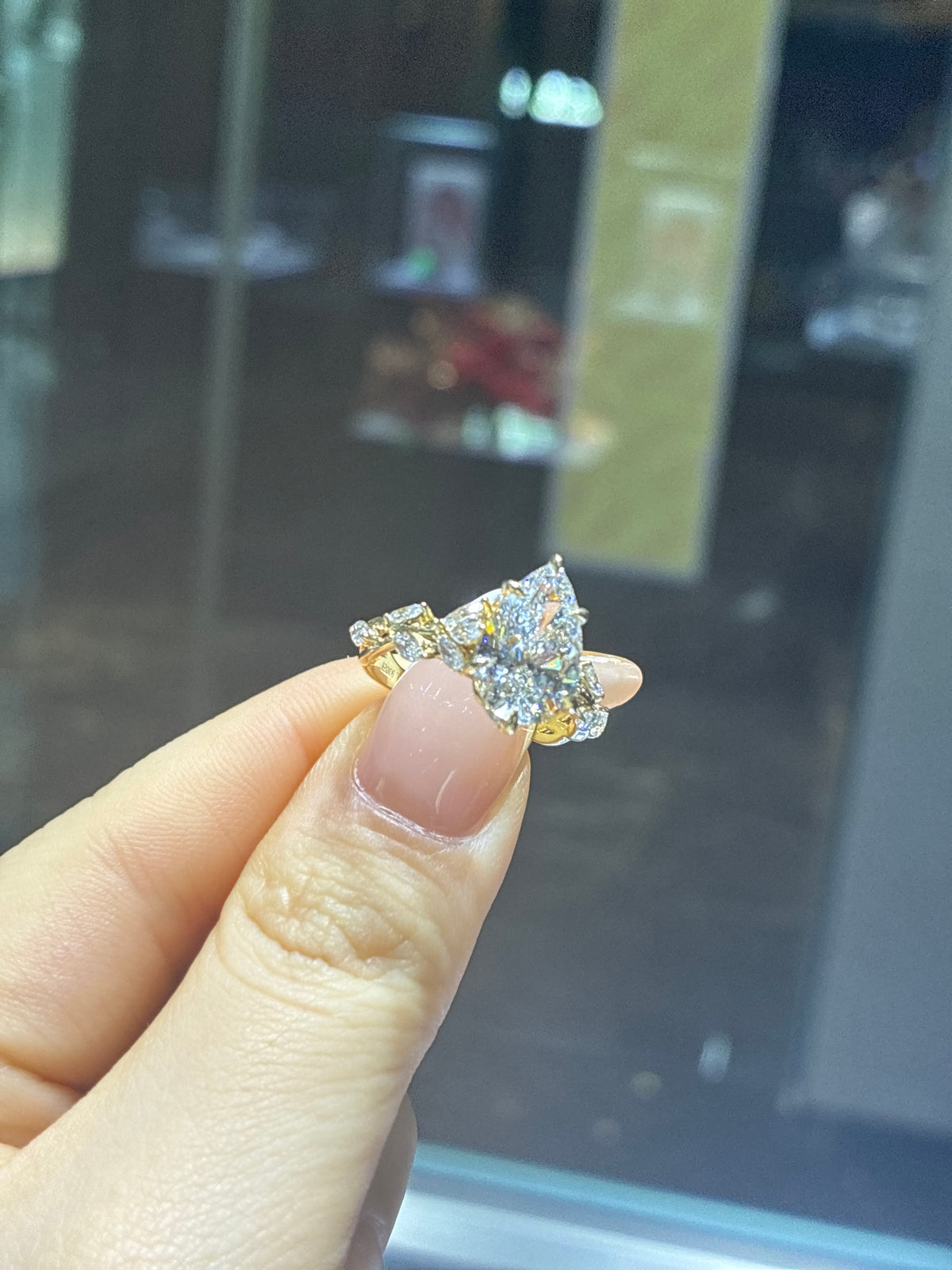For Valencia 14k yellow pear cut E/vs1  main stone 3.01ct side stone 0.93ct