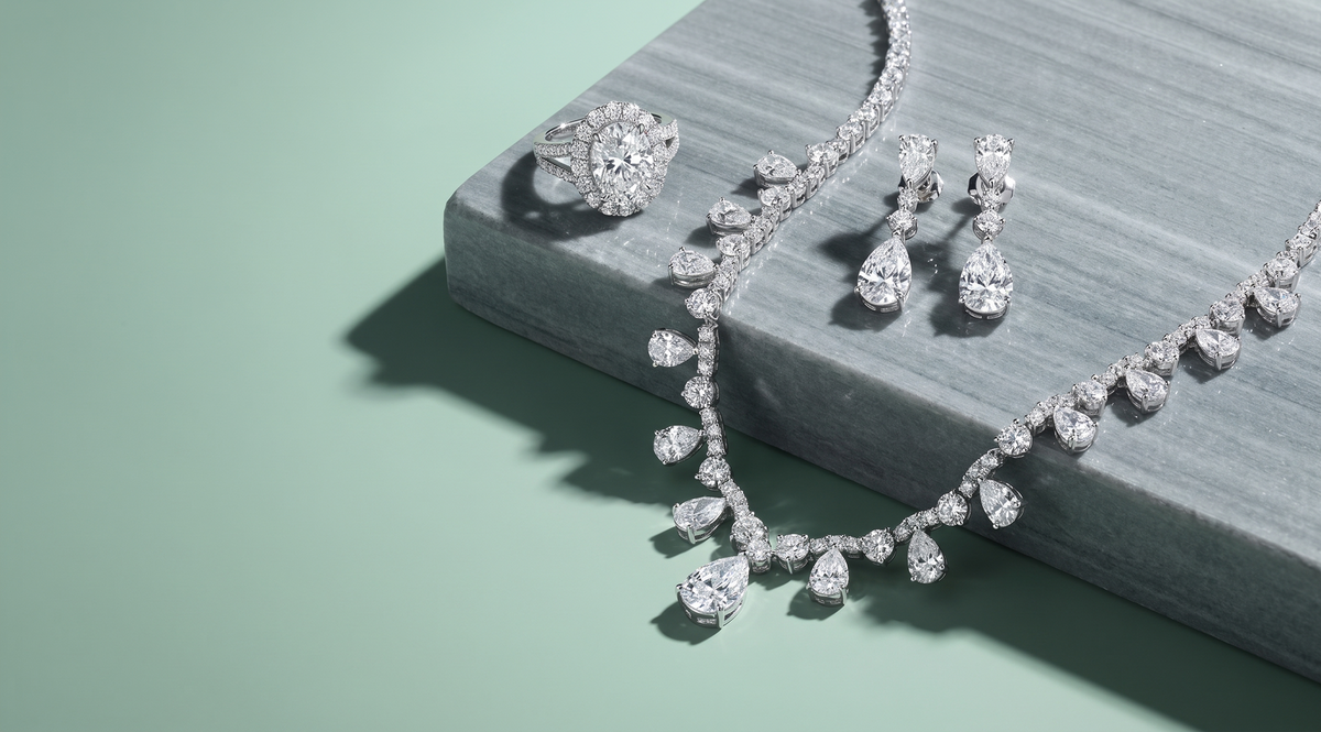 DIAMOND EARRING